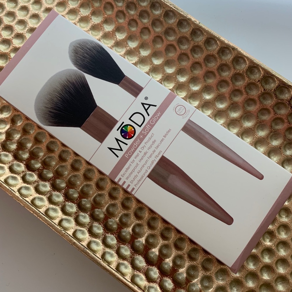 NEW Moda Brushes powder and soft glow kit